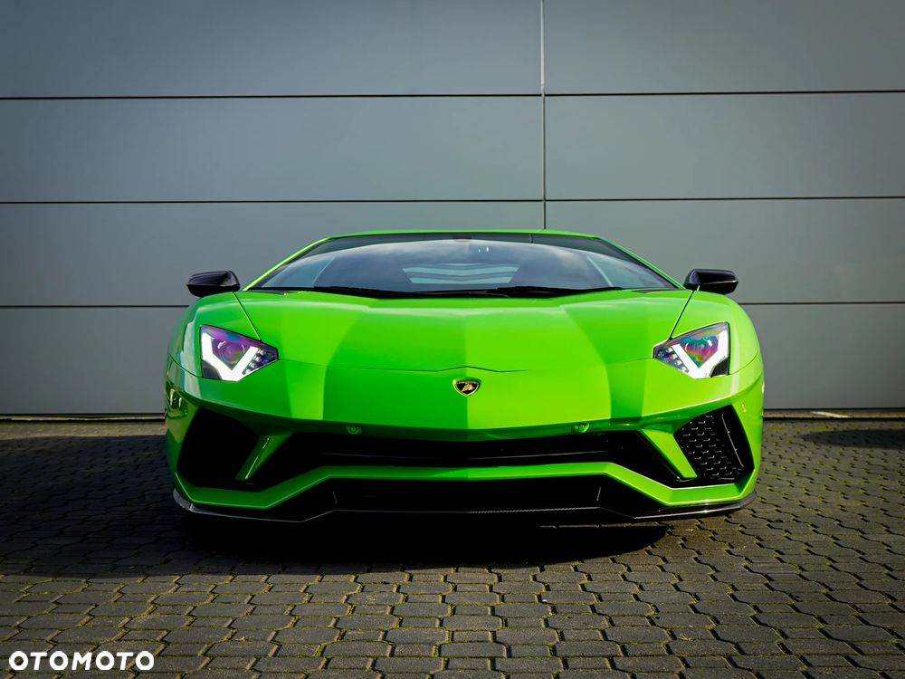 Lamborghini Aventador - 3