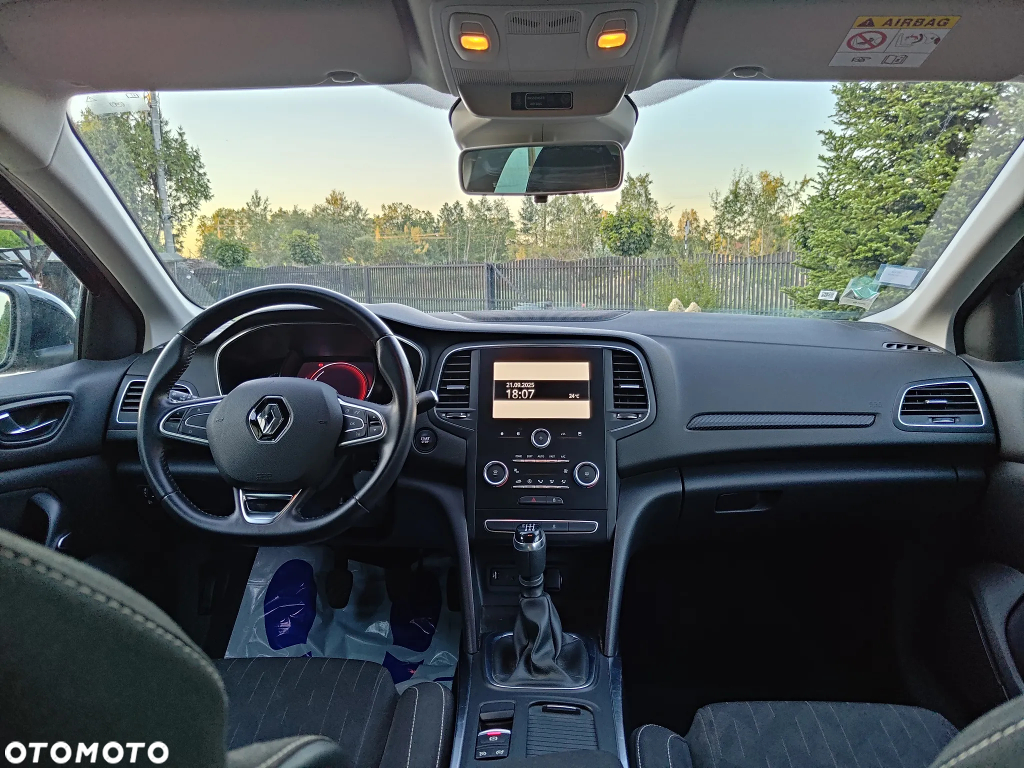 Renault Megane Grandtour TCe 140 GPF LIMITED - 18
