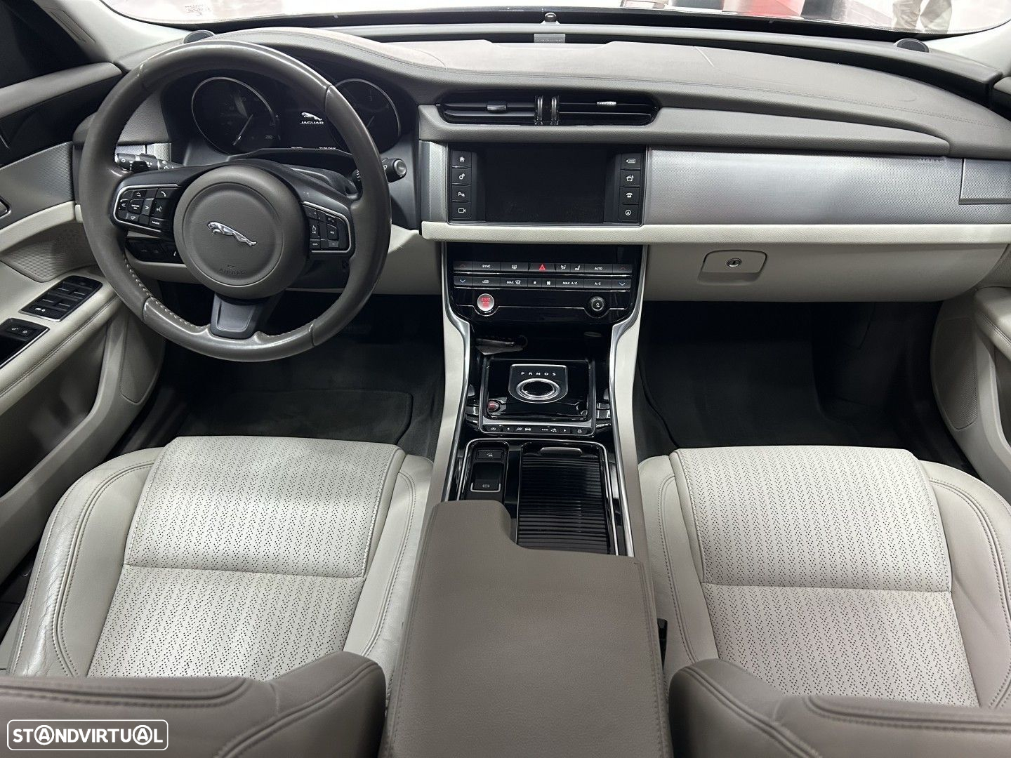 Jaguar XF 2.0 D Prestige Aut. - 14