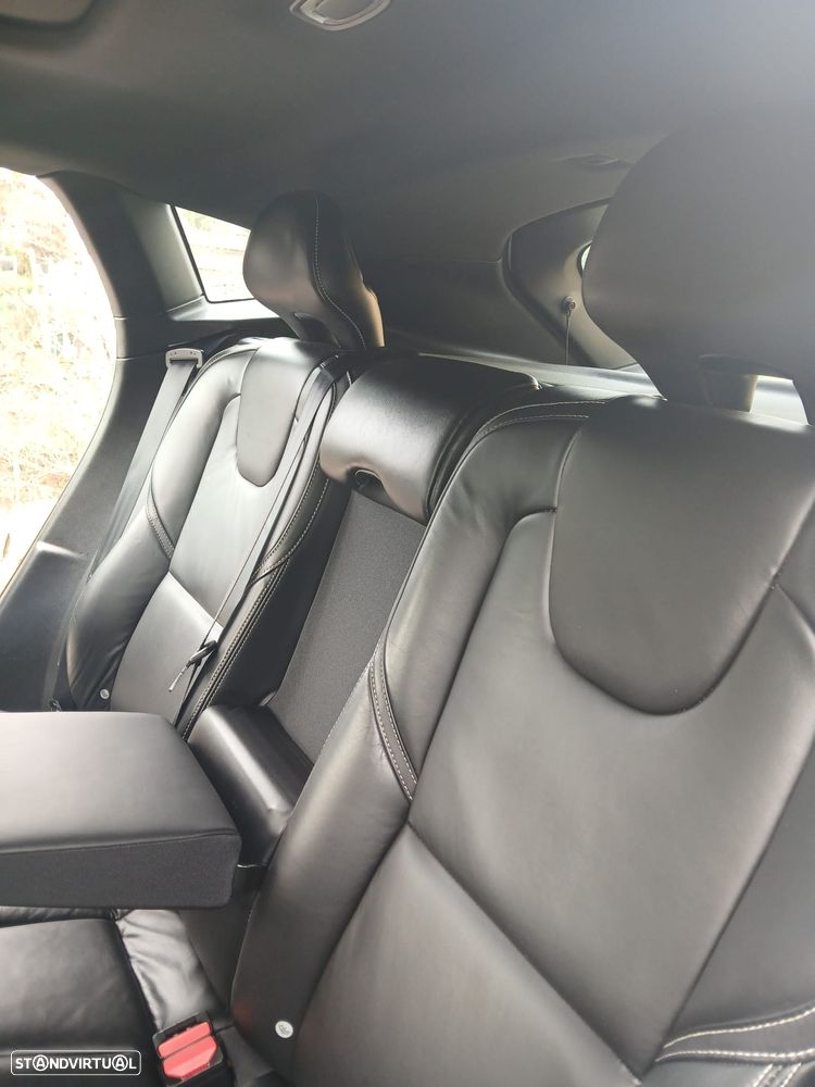 Volvo V40 D2 R Design - 7