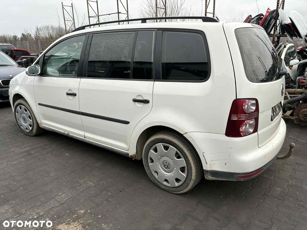 VOLKSWAGEN TOURAN - 3