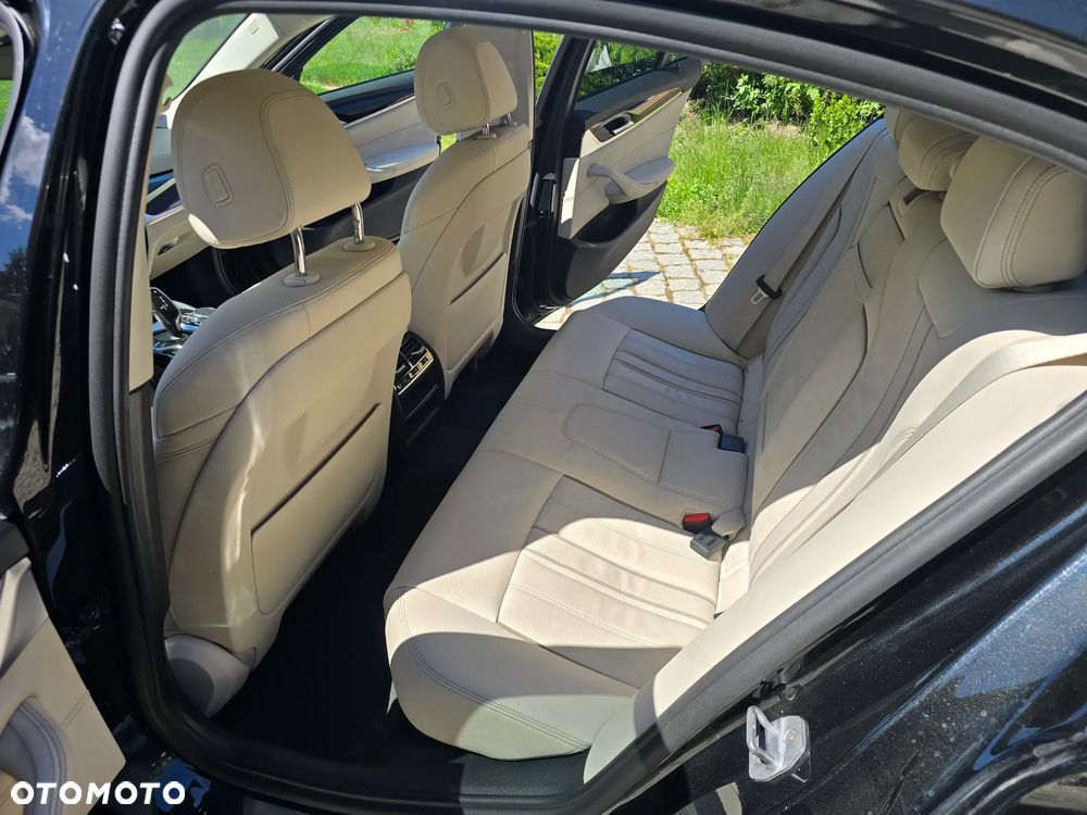 BMW Seria 5 520d xDrive Sport Line sport - 12