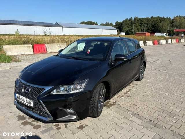 Lexus CT - 1