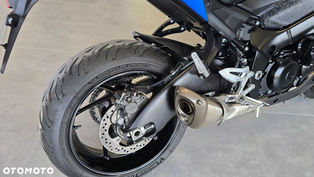 Suzuki GSX - 30