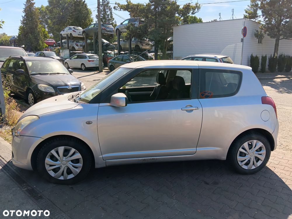*SUZUKI SWIFT* Samochód na części - 3