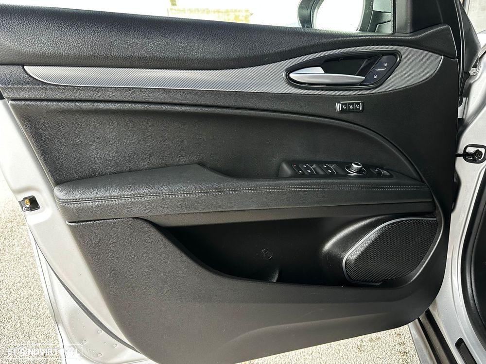 Alfa Romeo Stelvio 2.2 D Sprint AT8 - 19