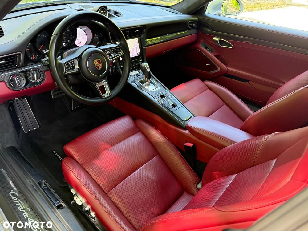 Porsche 911 Carrera 4 GTS PDK - 19