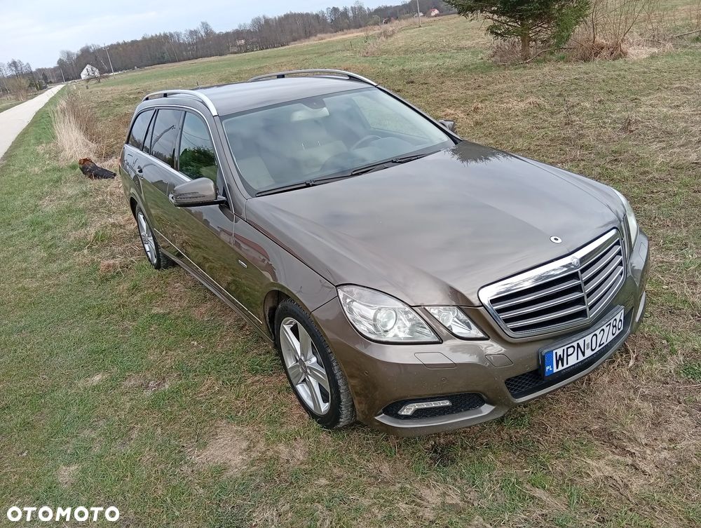 Mercedes-Benz Klasa E 300 CDI DPF BlueEFFICIENCY 7G-TRONIC Avantgarde - 2