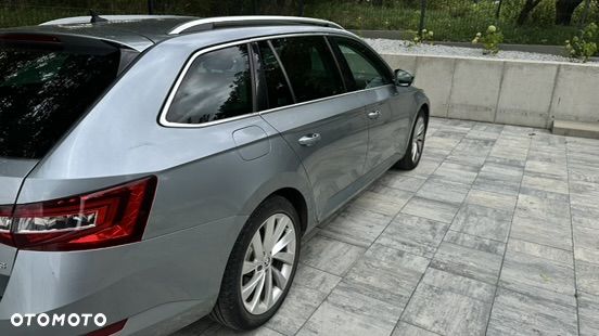 Skoda Superb 2.0 TDI Style DSG - 2