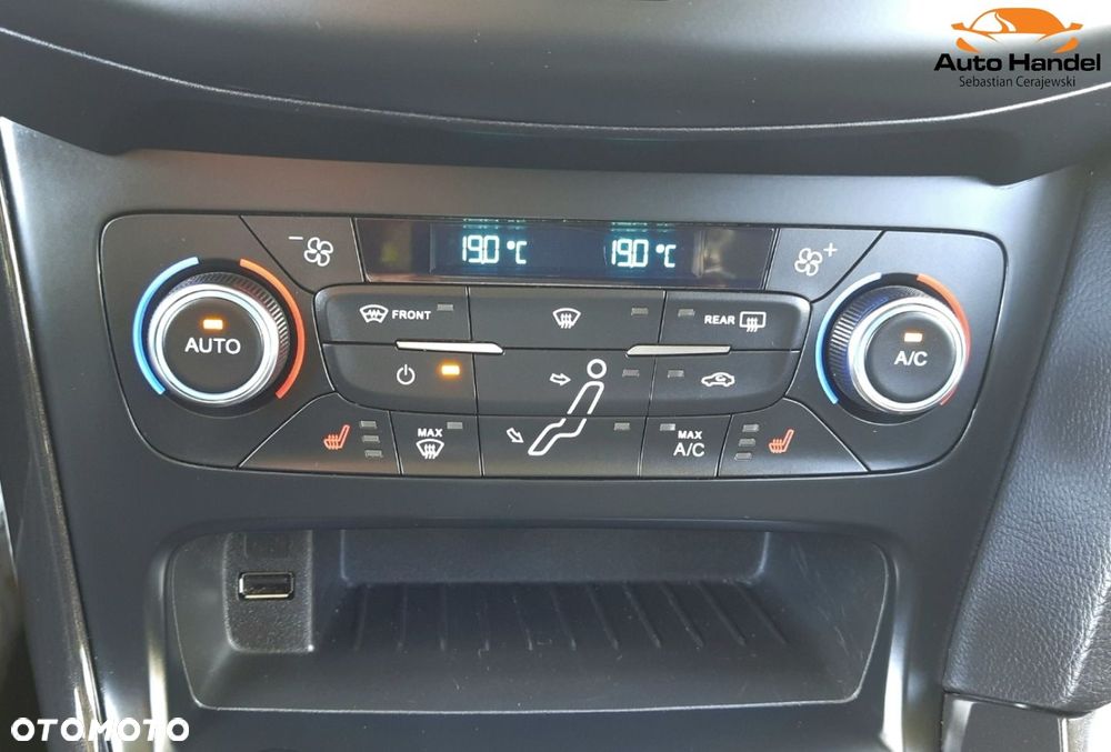 Ford Focus 1.5 EcoBoost STart-Stopp-System TITANIUM - 37