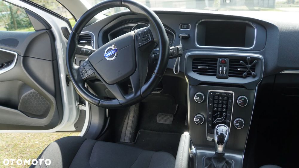 Volvo V40 D2 Powershift Momentum - 10