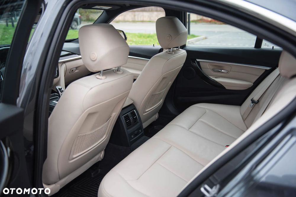 BMW Seria 3 ver-330i-edition-luxury-line-purity - 20