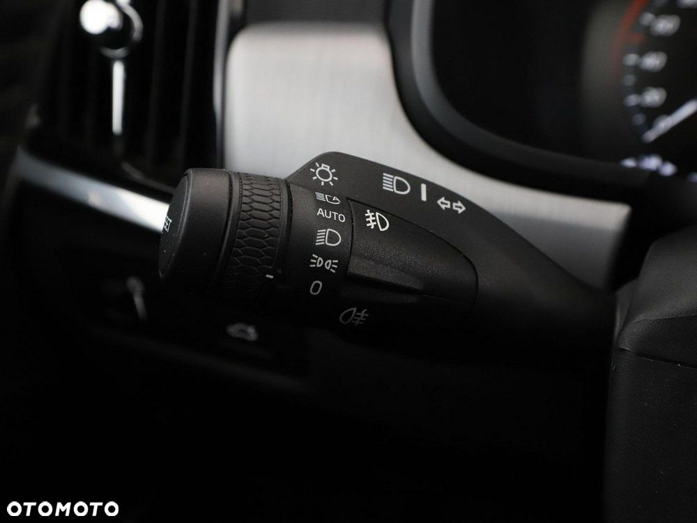 Volvo V90 D3 Momentum - 32