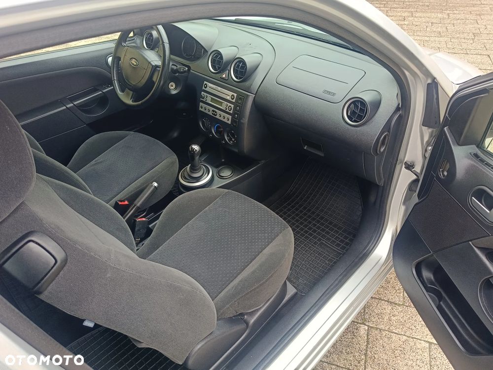 Ford Fiesta - 6