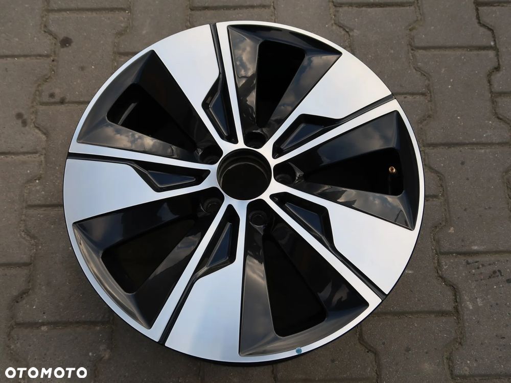 208 Felga Mercedes A4474015500 7,5x18et52 - 1