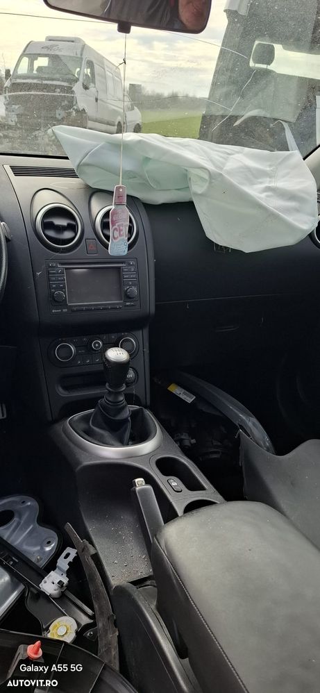 Dezmembrez Nissan Qashqai - 3