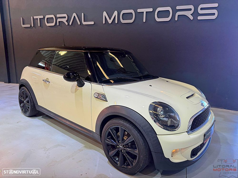 MINI 3 Portas Cooper S - 2