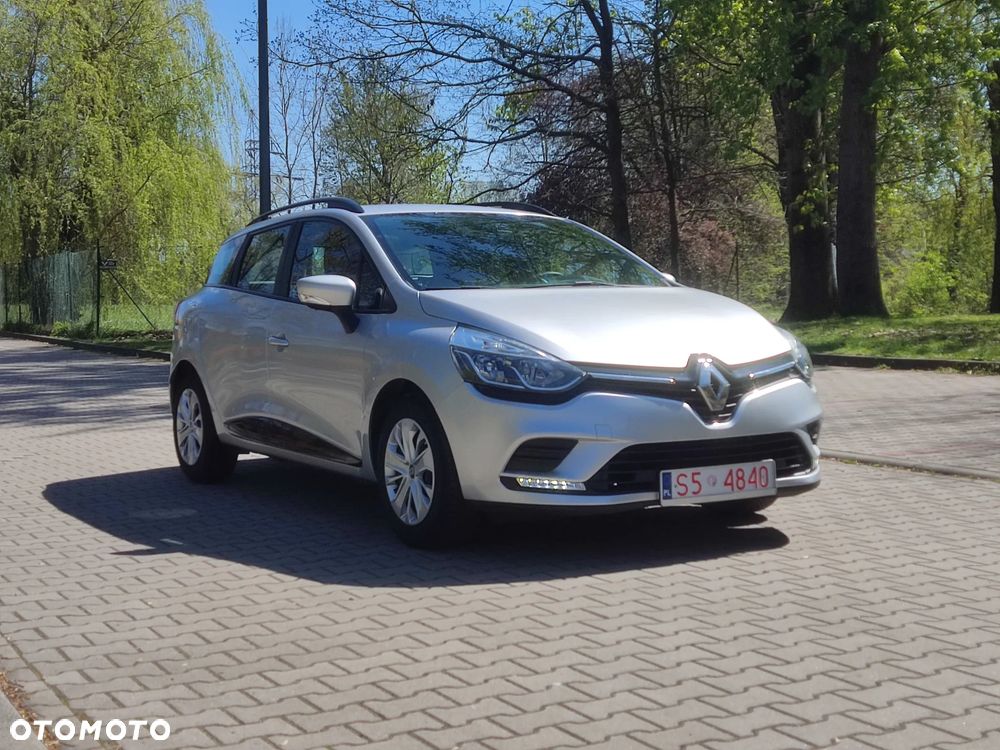 Renault Clio 1.2 16V Confort Privilege - 1