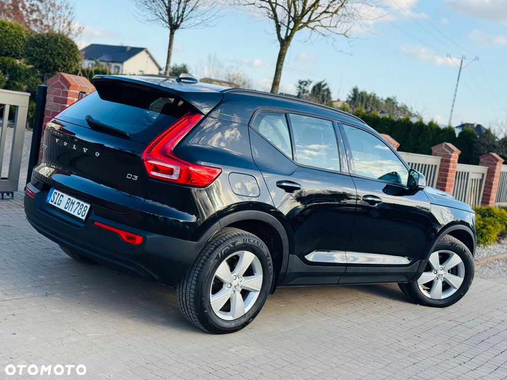 Volvo XC 40 D3 Momentum Pro - 2