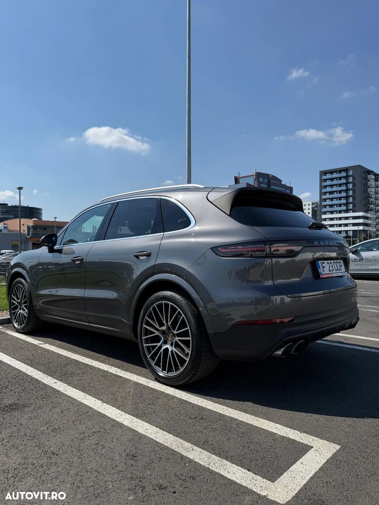 Porsche Cayenne Standard - 2