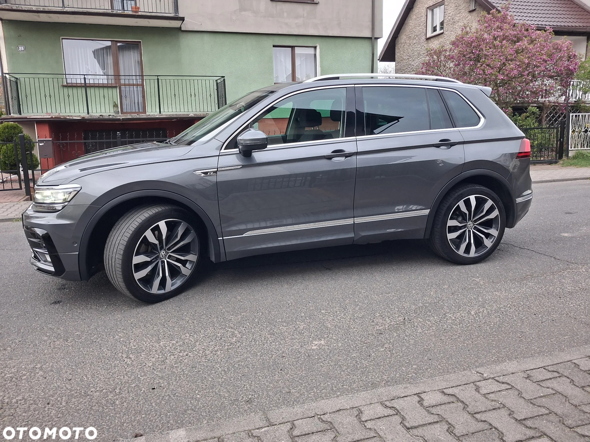Volkswagen Tiguan - 2