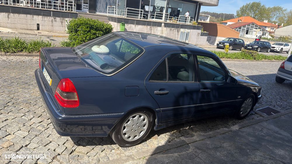 Mercedes-Benz C 180 Elegance - 2