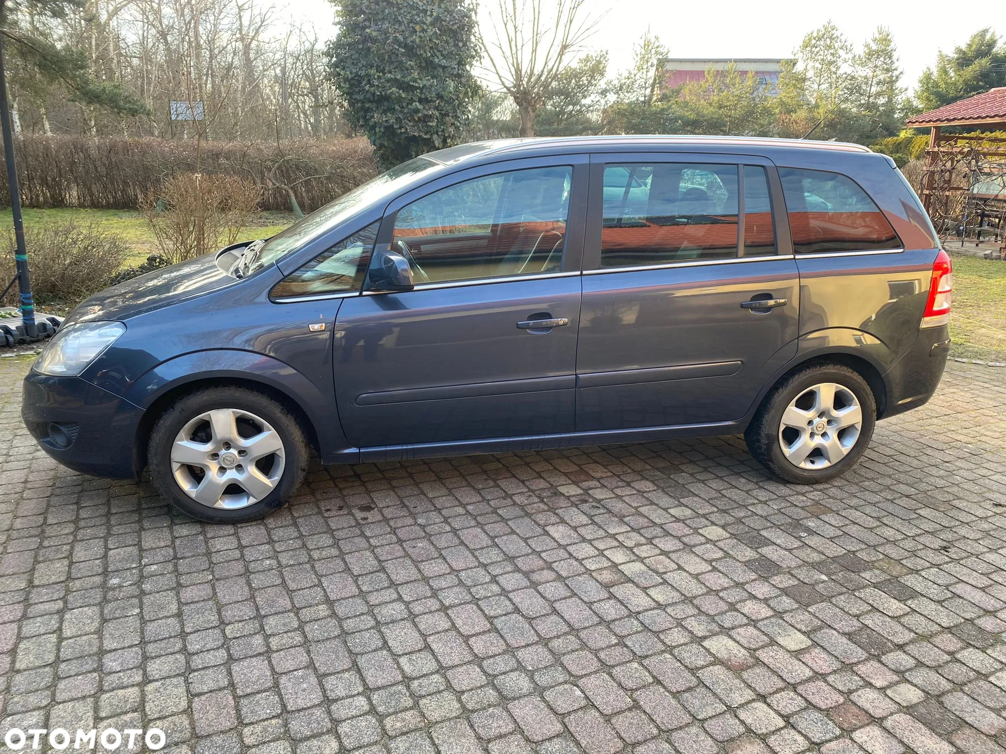 Opel Zafira 1.8 Cosmo - 2