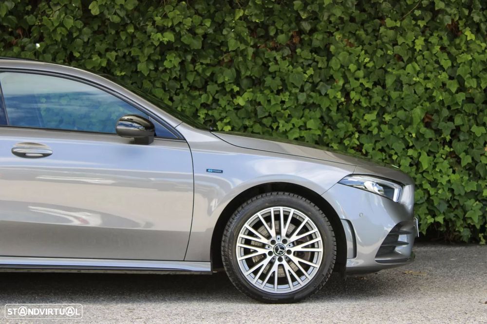 Mercedes-Benz A 250 e AMG Line — fotografia 5