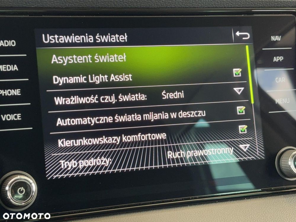 Skoda Karoq 1.5 TSI ACT Selection DSG - 35