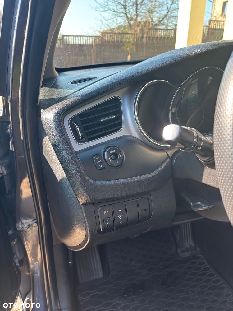 Kia Ceed 1.6 GDI L - 6