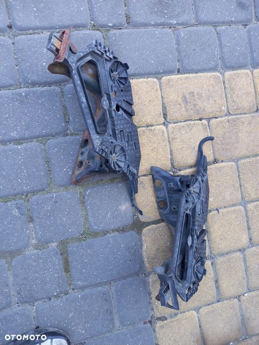 Mocowania lamp skoda octavia 2 06r nie uszkodzone  2szt komplet - 1