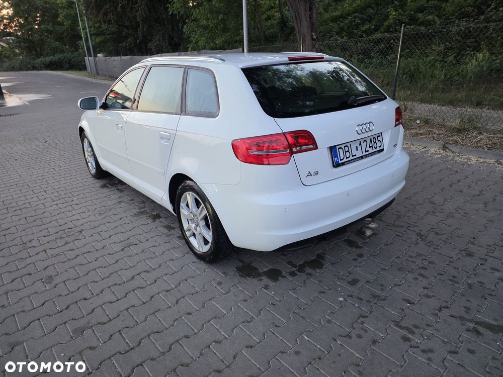 Audi A3 Sportback 1.6 TDI DPF Attraction - 5
