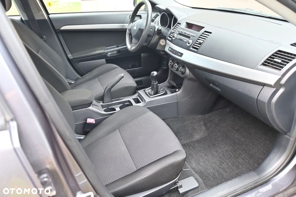 Mitsubishi Lancer 1.5 Inform ASTC - 18