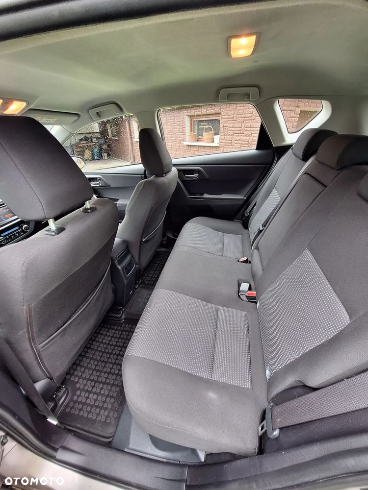 Toyota Auris 1.8 HSD Luna - 6