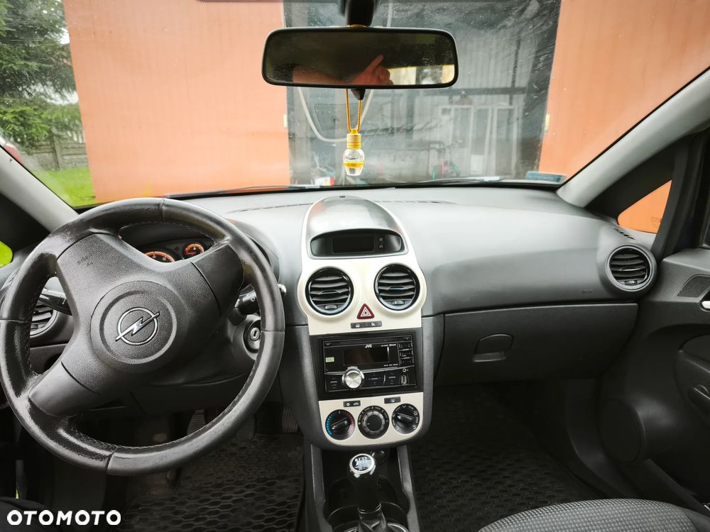 Opel Corsa 1.2 16V Essentia - 16