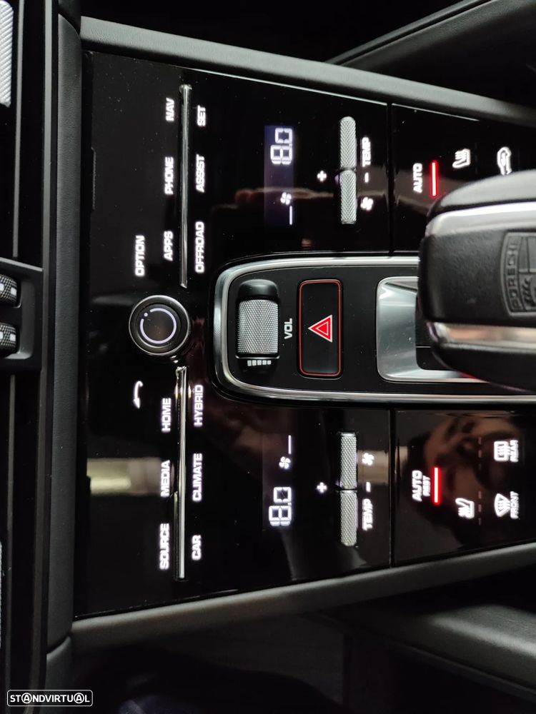 Porsche Cayenne - 35