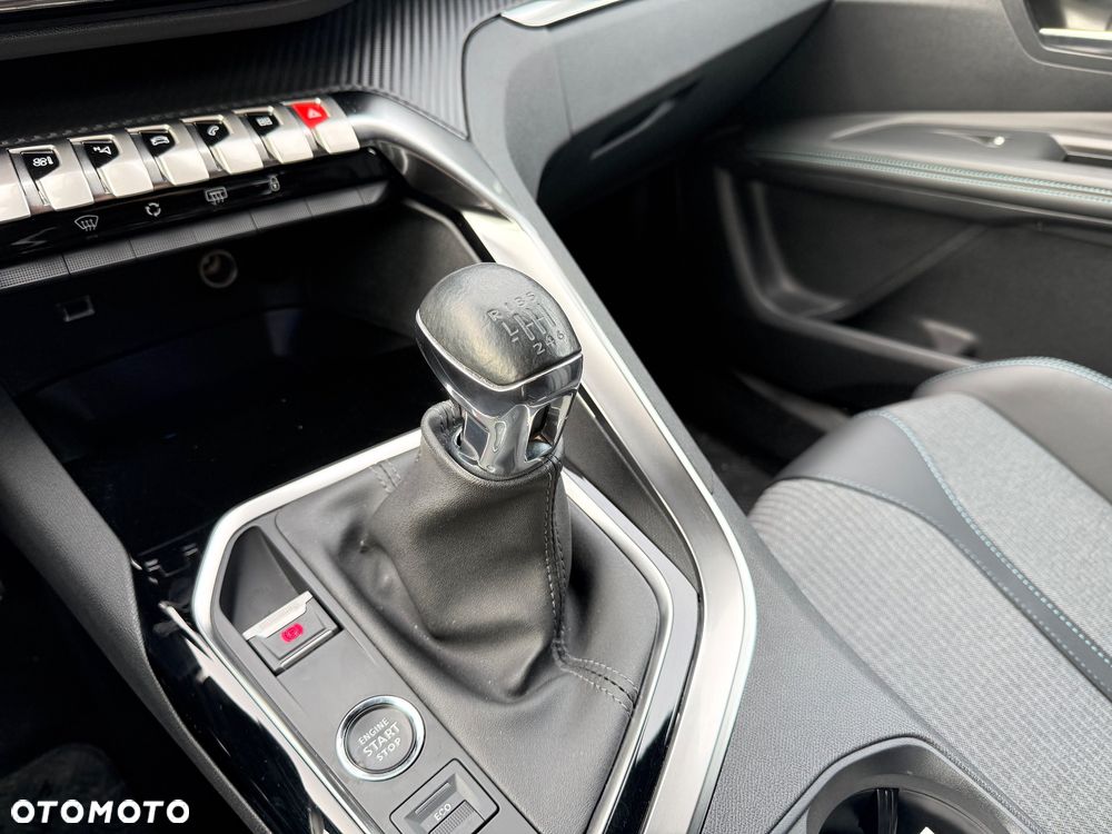 Peugeot 3008 1.2 PureTech GPF Allure S&S - 13