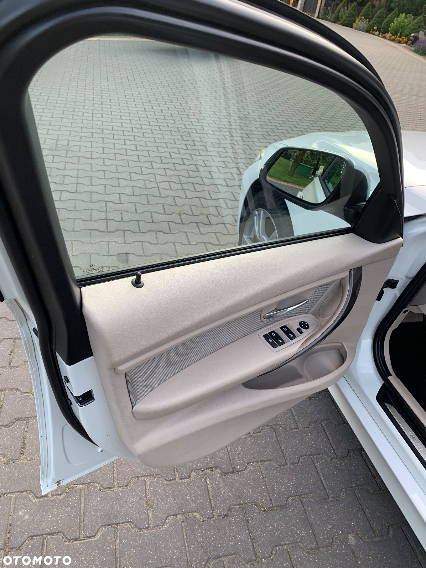 BMW Seria 3 318d Touring Modern Line - 26