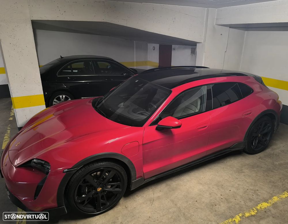 Porsche Taycan Cross Turismo 4 - 1