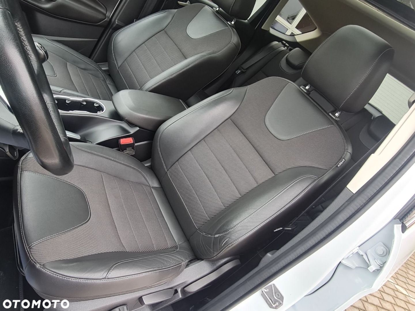 Ford Kuga - 17