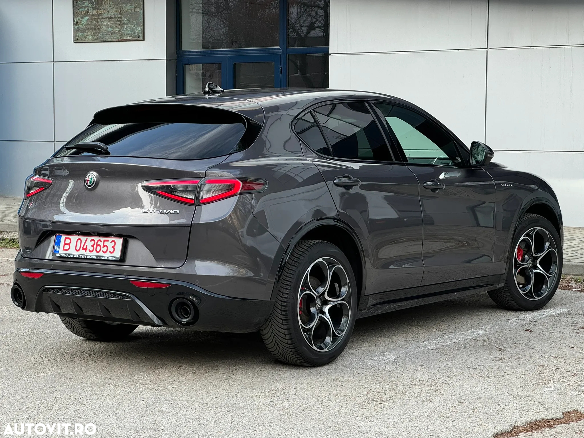 Alfa Romeo Stelvio 2.0 Turbo AWD AT8 Veloce - 4