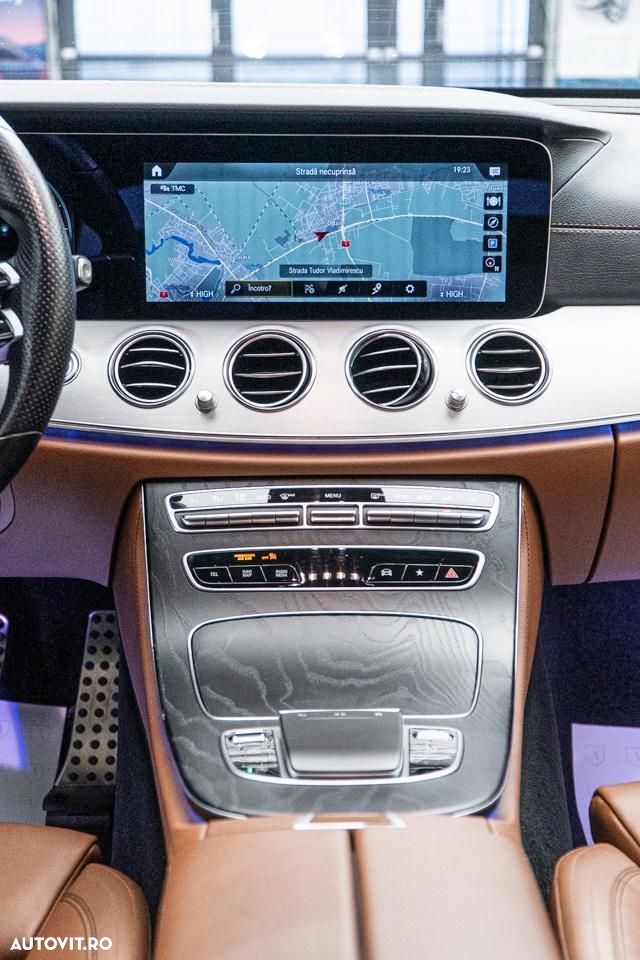 Mercedes-Benz E 200 d 9G-TRONIC AMG Line - 4