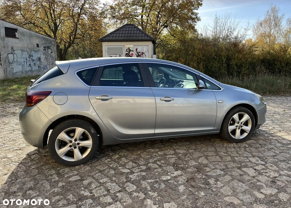 Opel Astra IV 1.4 T Sport - 10