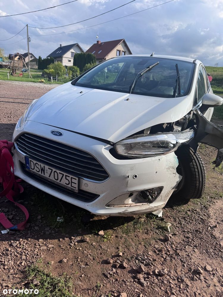Ford Fiesta 2016 photo 2