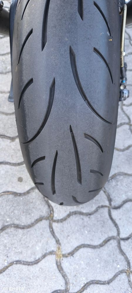 Suzuki GSX-R - 6
