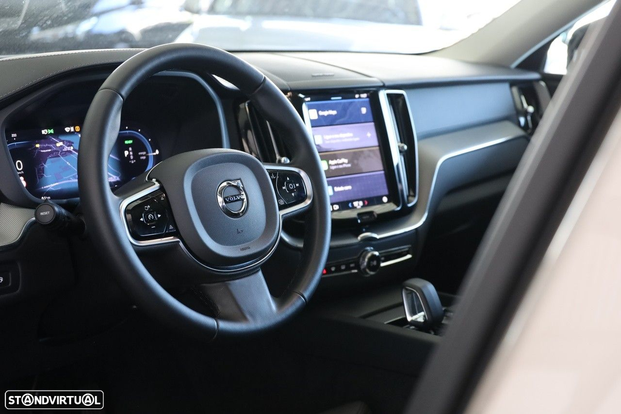 Volvo XC 60 2.0 T6 PHEV Ultimate Dark AWD - 8