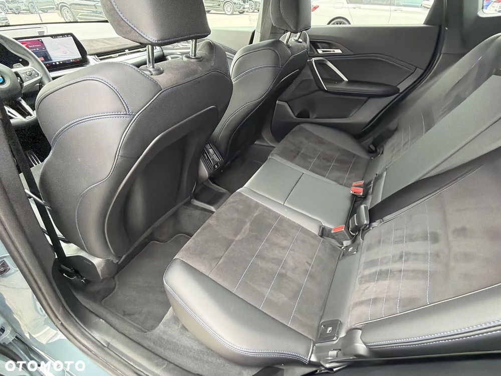 BMW X1 sDrive20i mHEV - 14