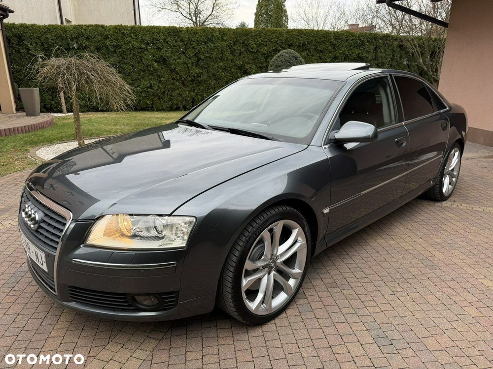 Audi A8 - 1