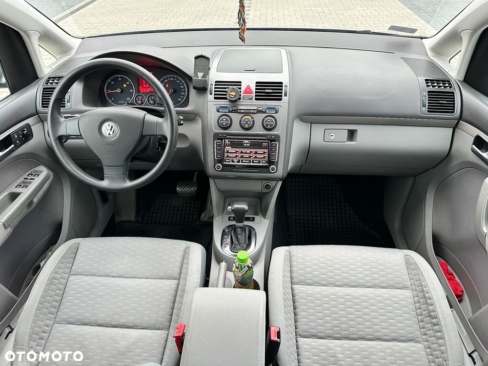 Volkswagen Touran 1.9 TDI Trendline DSG - 14