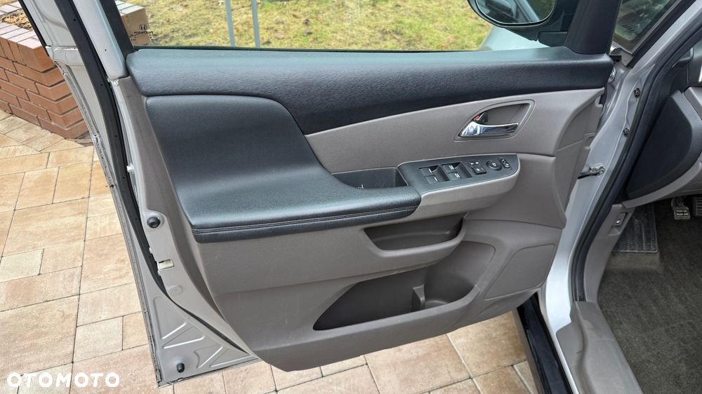 Honda Odyssey 3.5 LX - 20